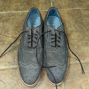 NWOT- Johnston & Murphy Wingtip Oxford Shoes